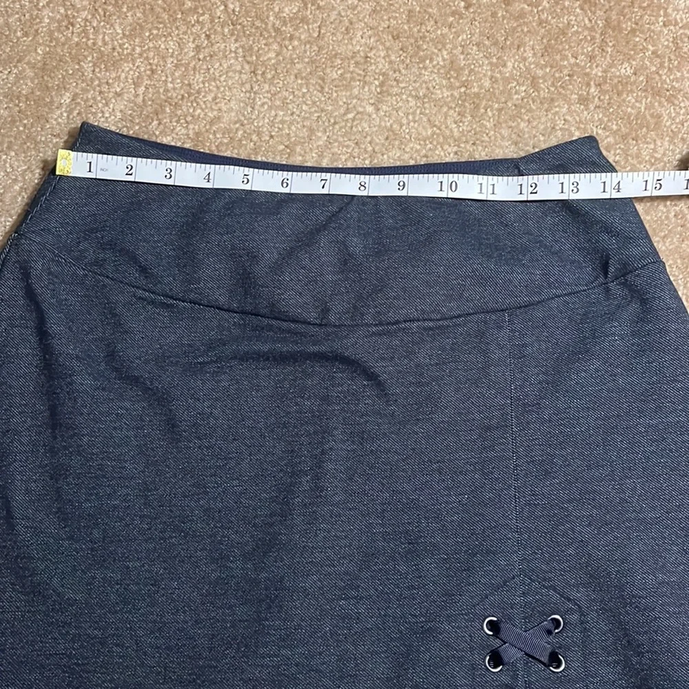 Adorable stretch denim skort with faux laces, size small, New without tags - Picture 6 of 7